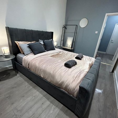 Central Locations 1 Bed Apartments Sleeps 4 런던 외부 사진
