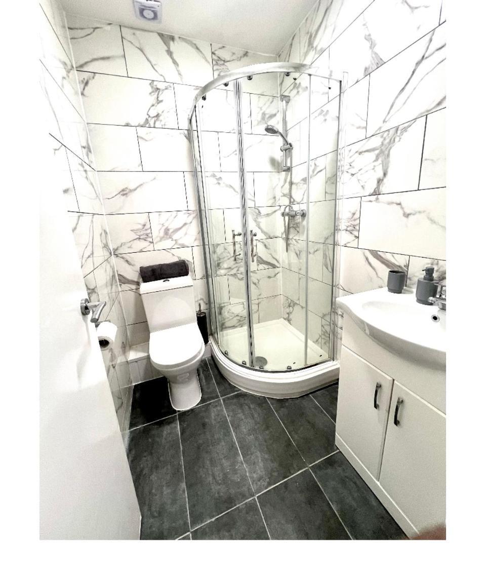 Central Locations 1 Bed Apartments Sleeps 4 런던 외부 사진